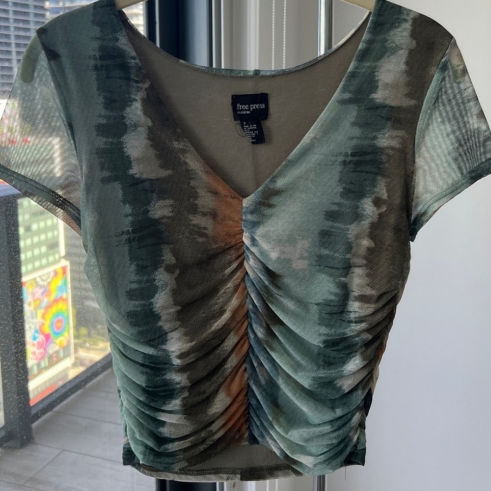 Free Press Womans Top Size small